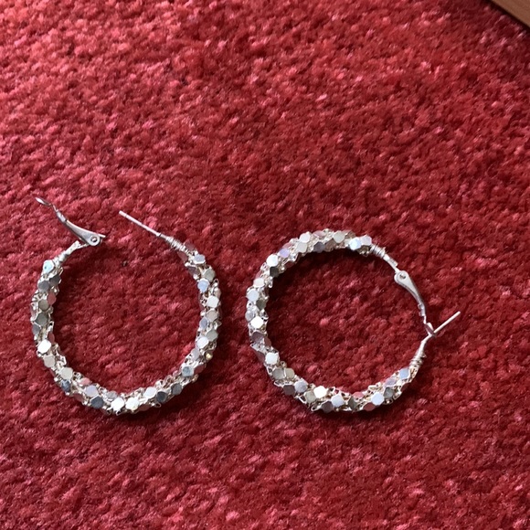 ‼️Gorgeous Silver Hoop Earrings‼️ - Picture 2 of 4